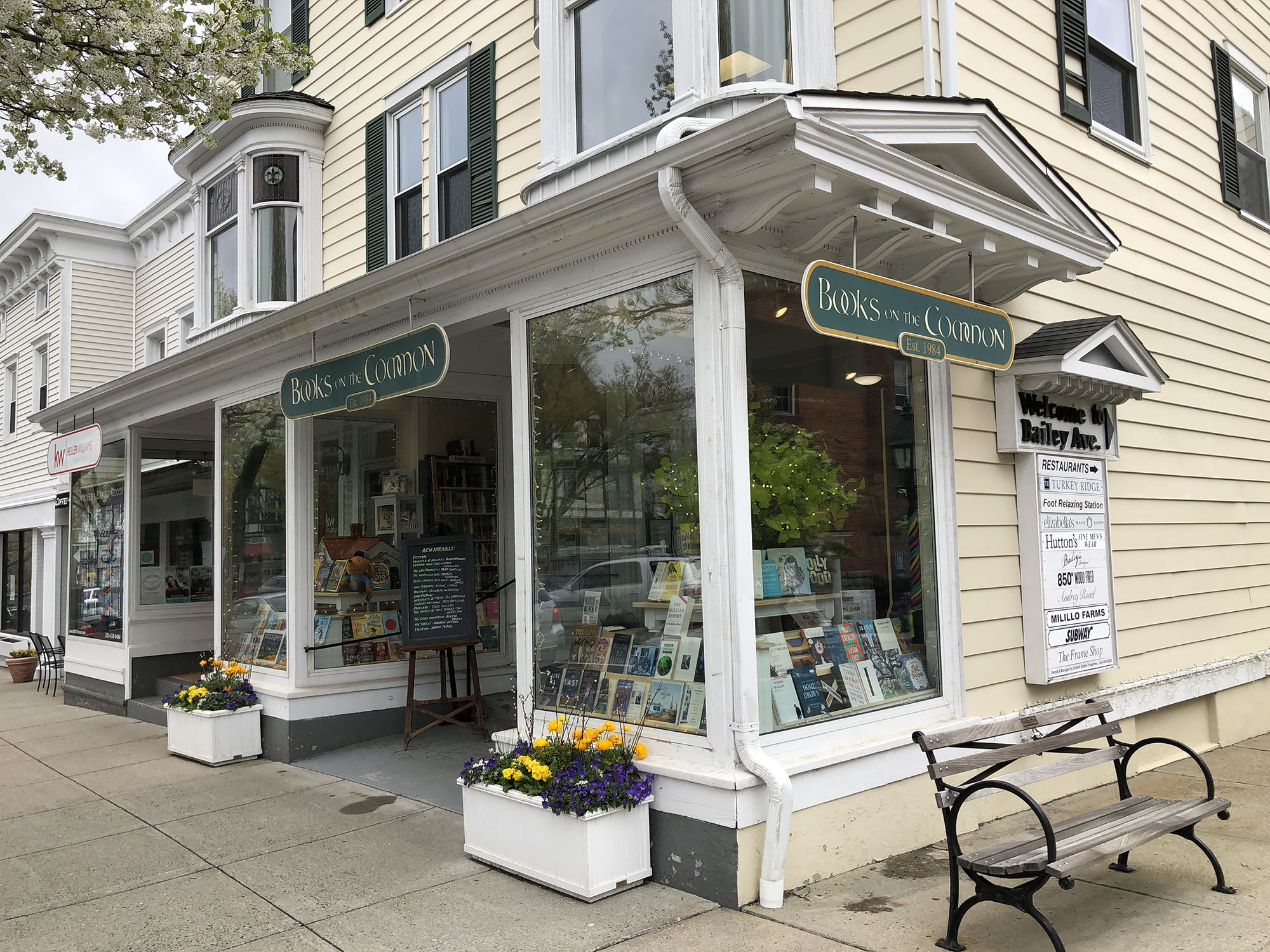 Books on the Common - Serving area book-lovers since 1984 - Ridgefield